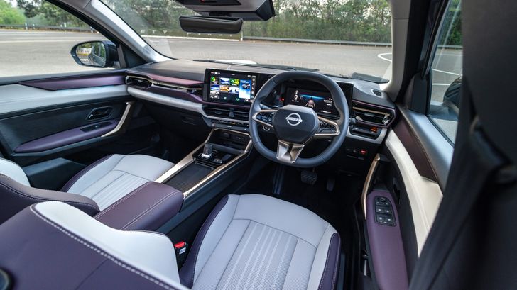 Интерьер Nissan Tekton