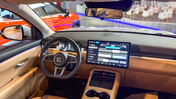 Интерьер Evolute i-Space 4x4