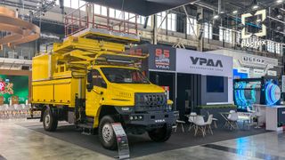 Транспортное средство с подъемной платформой на шасси «Урал 80»