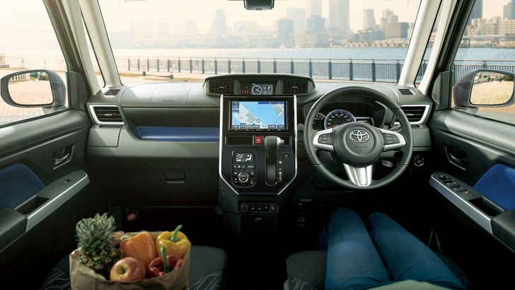Интерьер Toyota Roomy
