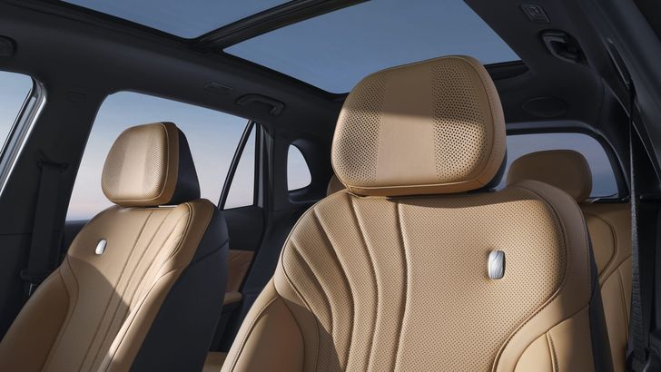 Интерьер Geely EX5 EM-R