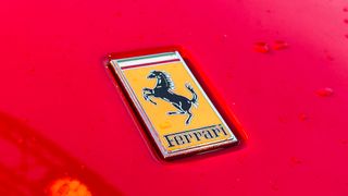 Логотип Ferrari Логотип Ferrari