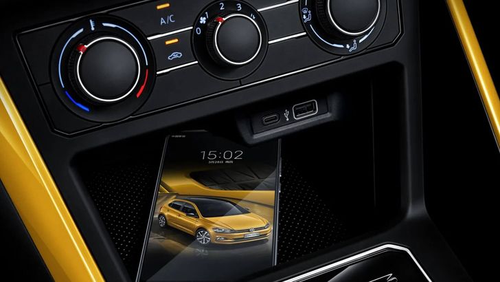 Интерьер Volkswagen Polo Plus