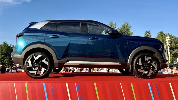 LADA Azimut