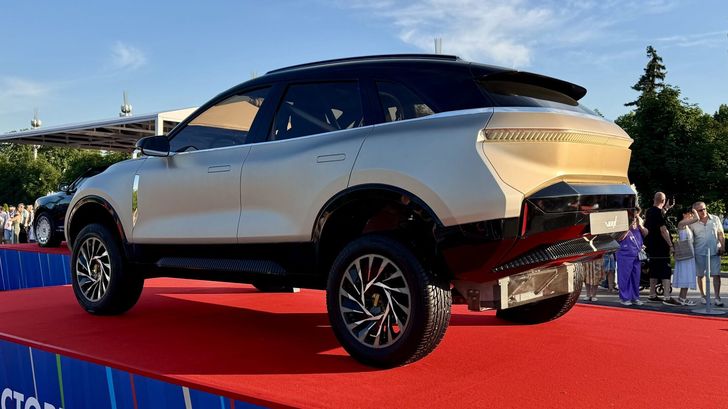 Voyt SUV
