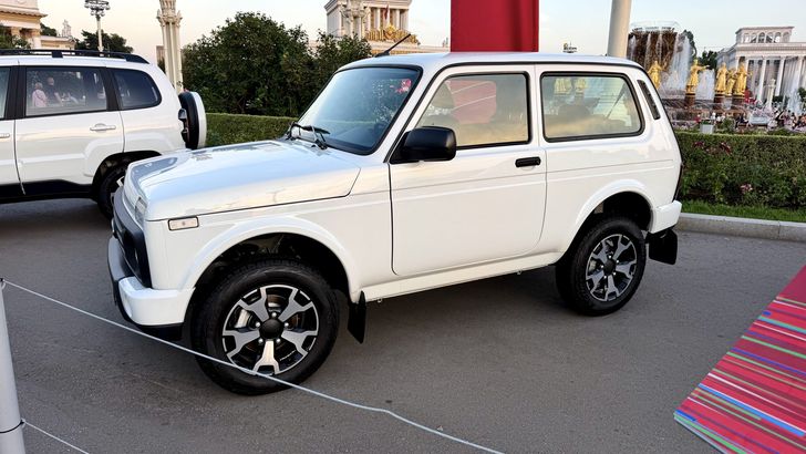 LADA Niva Legend