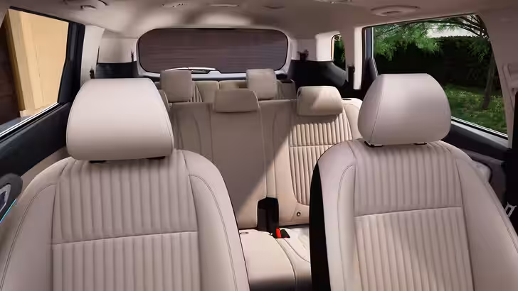 Интерьер Kia Carens Интерьер Kia Carens