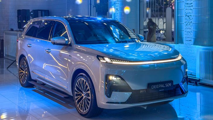 В России за месяц начали продавать девять новых автомобилей: сколько они стоят и как оснащаются