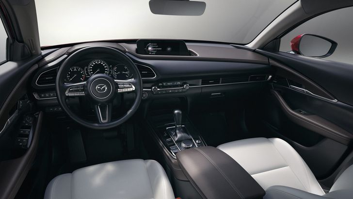 Интерьер Mazda CX-30