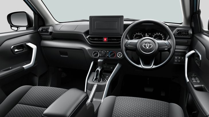 Интерьер Toyota Raize