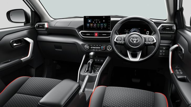 Интерьер Toyota Raize