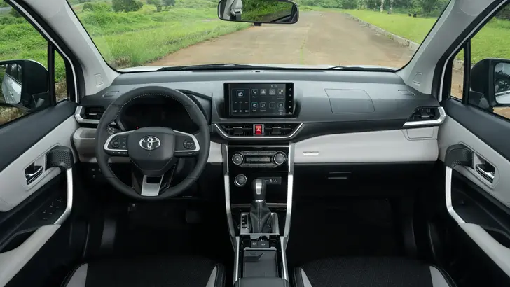 Интерьер Toyota Veloz Интерьер Toyota Veloz