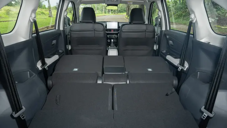 Интерьер Toyota Veloz Интерьер Toyota Veloz