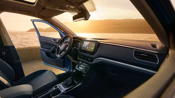 Интерьер Volkswagen Tharu XR