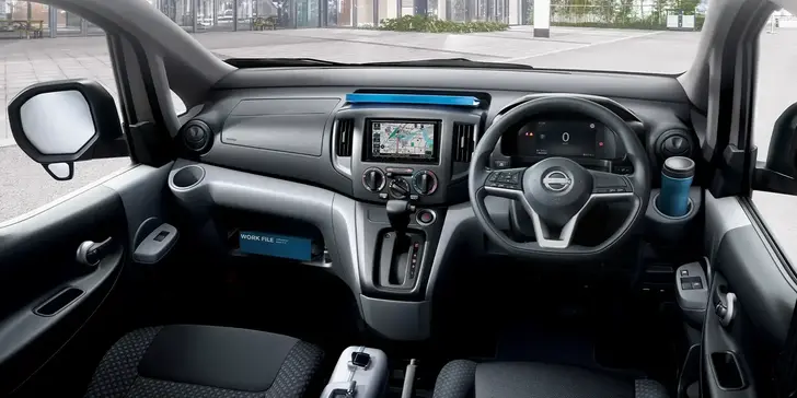 Интерьер Nissan NV200