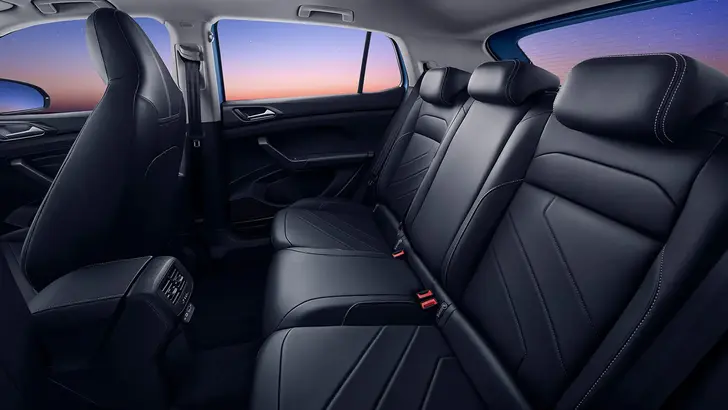 Интерьер Volkswagen Tharu XR